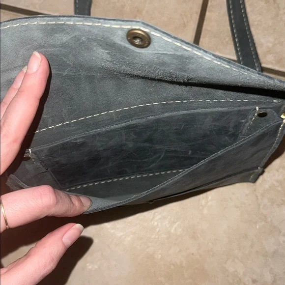 NWOT Portland Leather Goods Envelope Clutch Crossbody - Picture 3 of 7